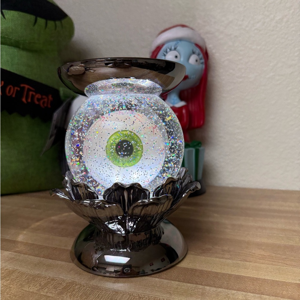 Bath & Body Works Silver Glitter Eye Sculpture